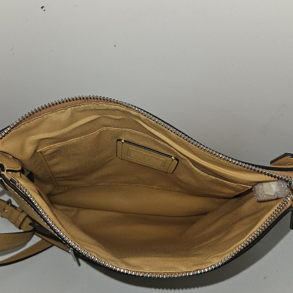 NWOT Coach Honeycomb Color Leather Crossbody Bag - Picture 9 of 13